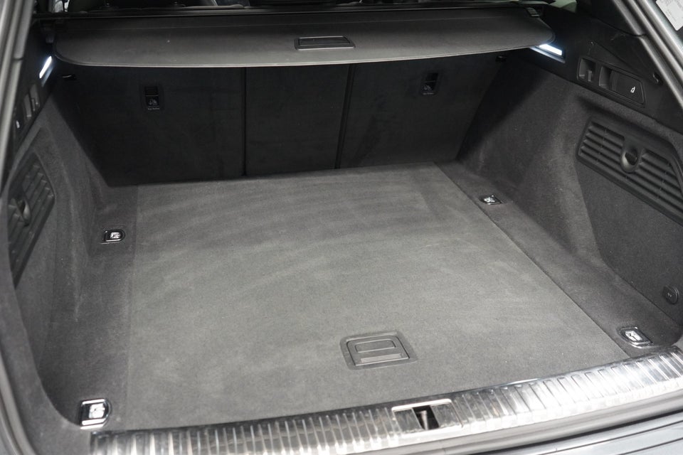 Audi e-tron 55 S-line quattro 5d