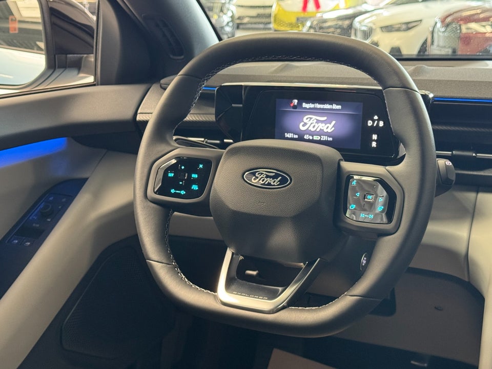 Ford Explorer 84 Premium Extended Range AWD 5d