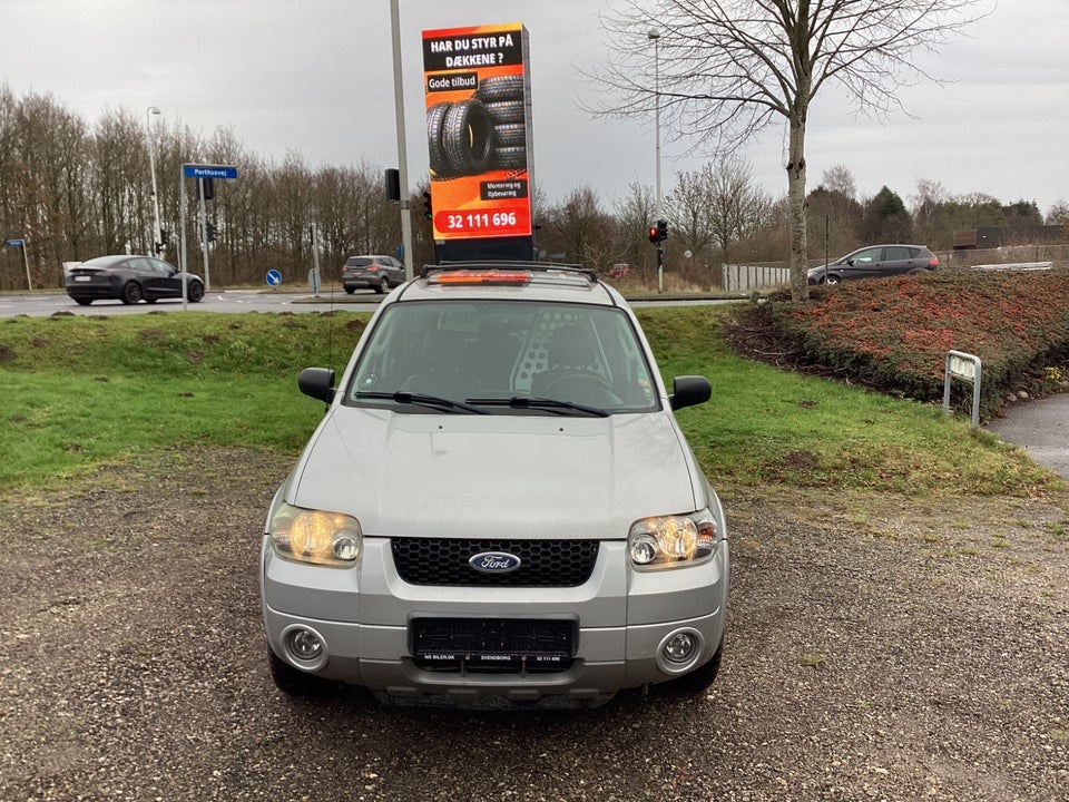 Ford Maverick 3,0 XLT Van 5d