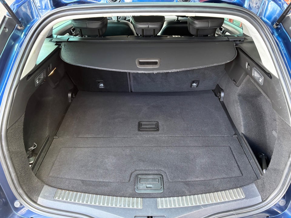 Renault Megane IV 1,3 TCe 140 Intens Sport Tourer EDC 5d