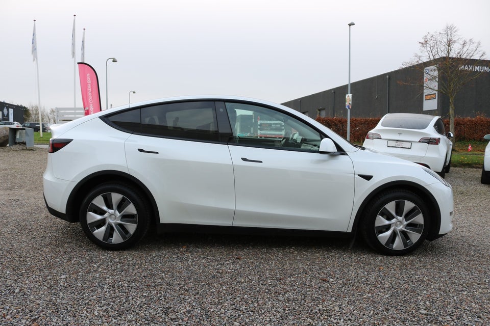 Tesla Model Y Long Range AWD 5d