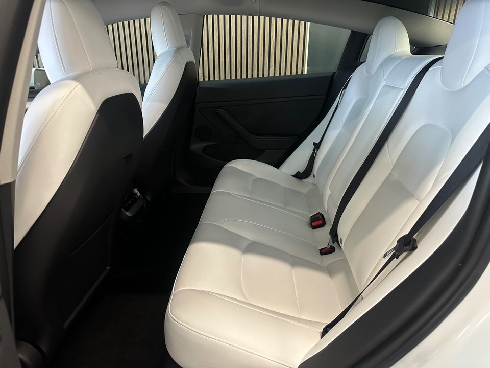 Tesla Model 3 Standard Range+ RWD 4d
