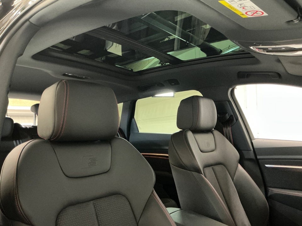 Audi Q8 e-tron 55 Dakar Edition quattro 5d