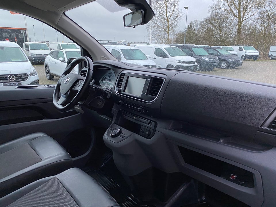 Toyota ProAce 2,0 D 144 Long Comfort Master aut. 4d