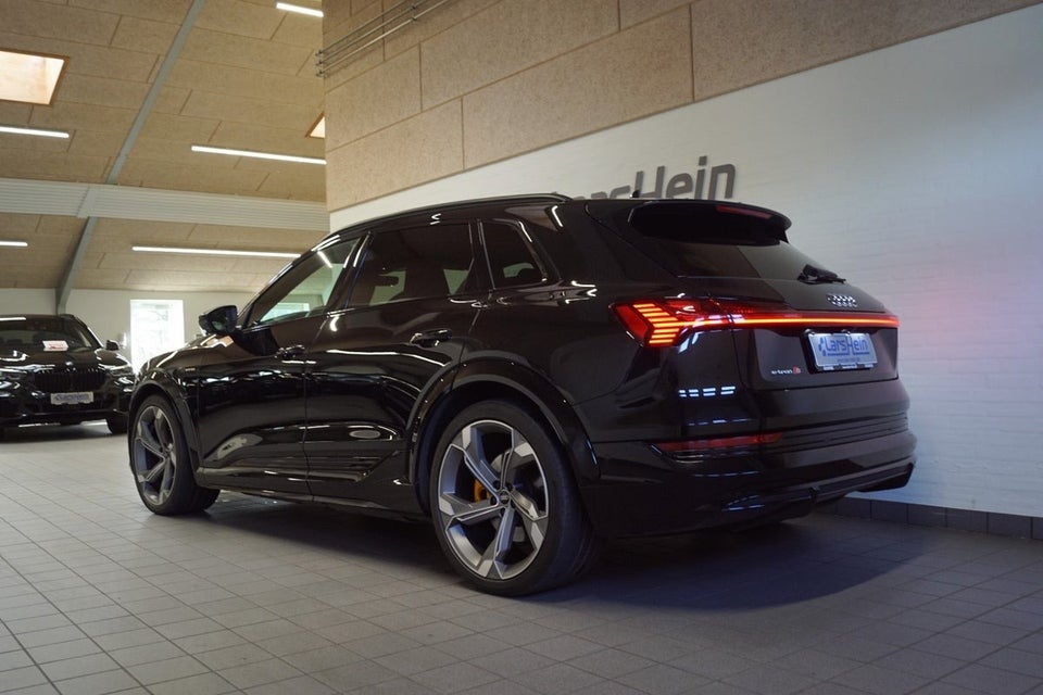 Audi e-tron S quattro 5d