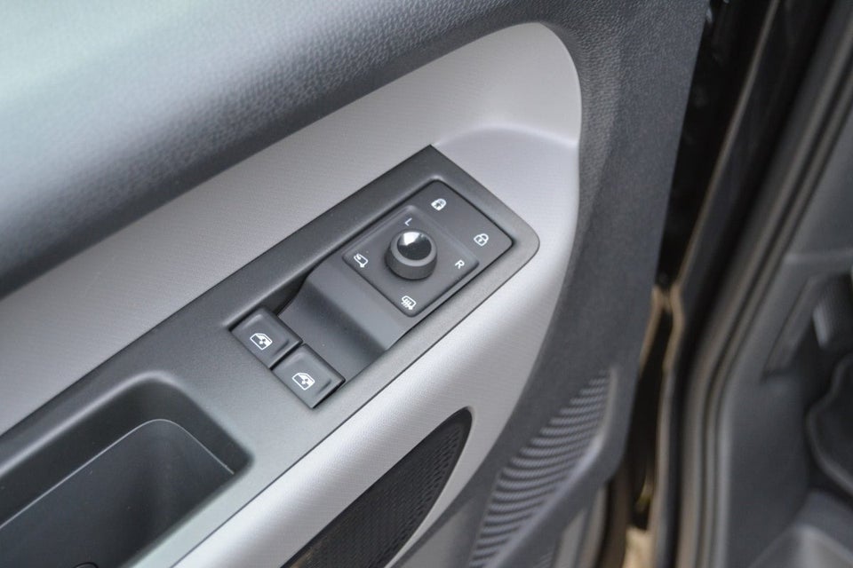 VW ID.Buzz 77 Pro SWB 5d