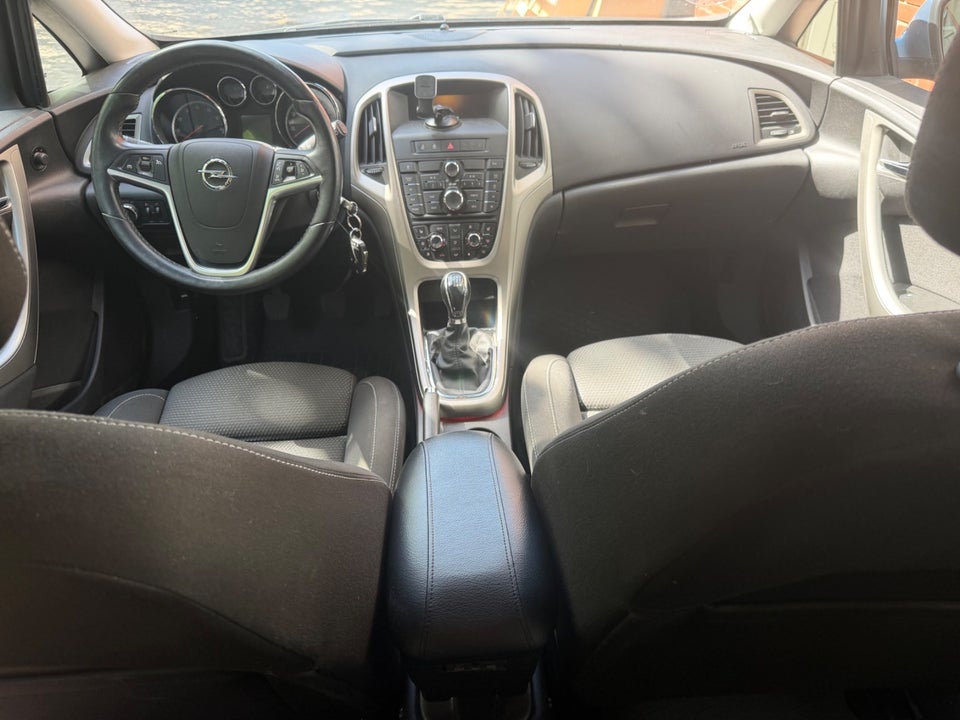 Opel Astra 1,4 T 140 Sport Sports Tourer 5d