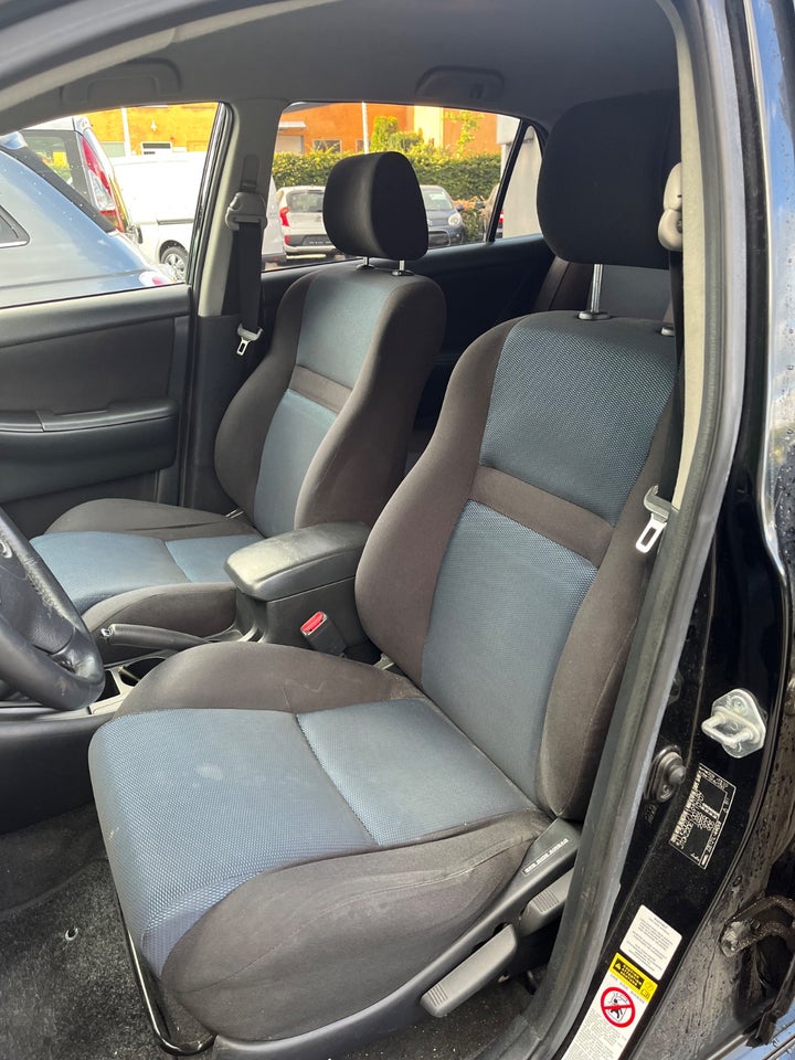 Toyota Corolla 1,6 Luna 5d