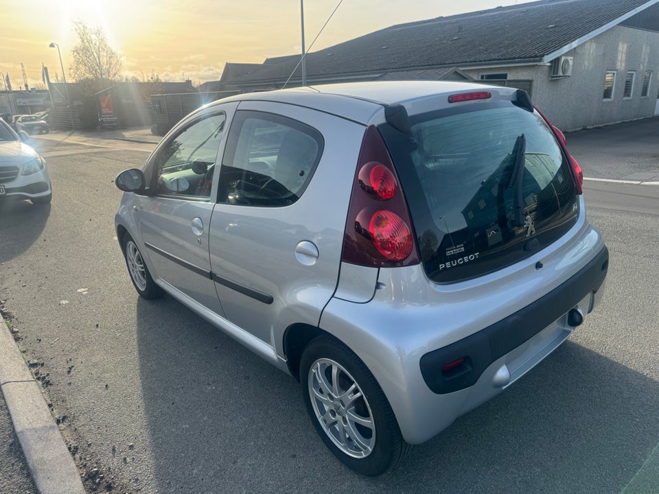 Peugeot 107 1,0 Air White 5d