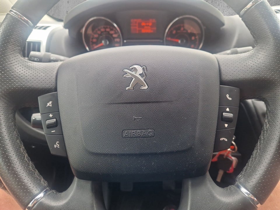 Peugeot Boxer 333 2,2 BlueHDi 140 L2H2 Premium