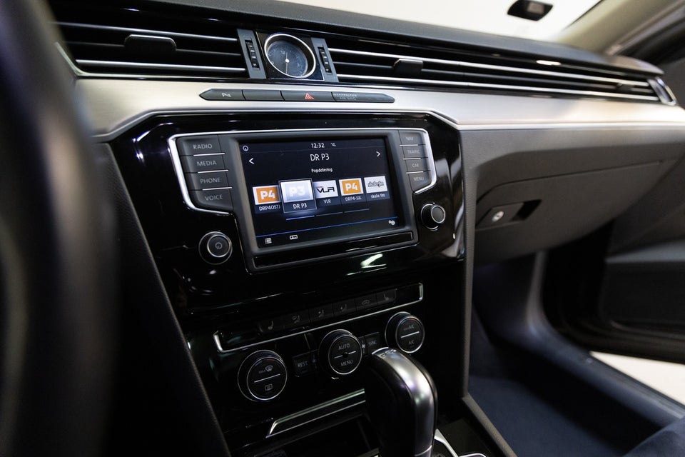 VW Passat 2,0 TDi 150 R-line DSG BMT 4d