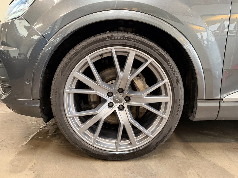 Audi Q7 3,0 TDi 272 S-line quattro Tiptr. 7prs 5d
