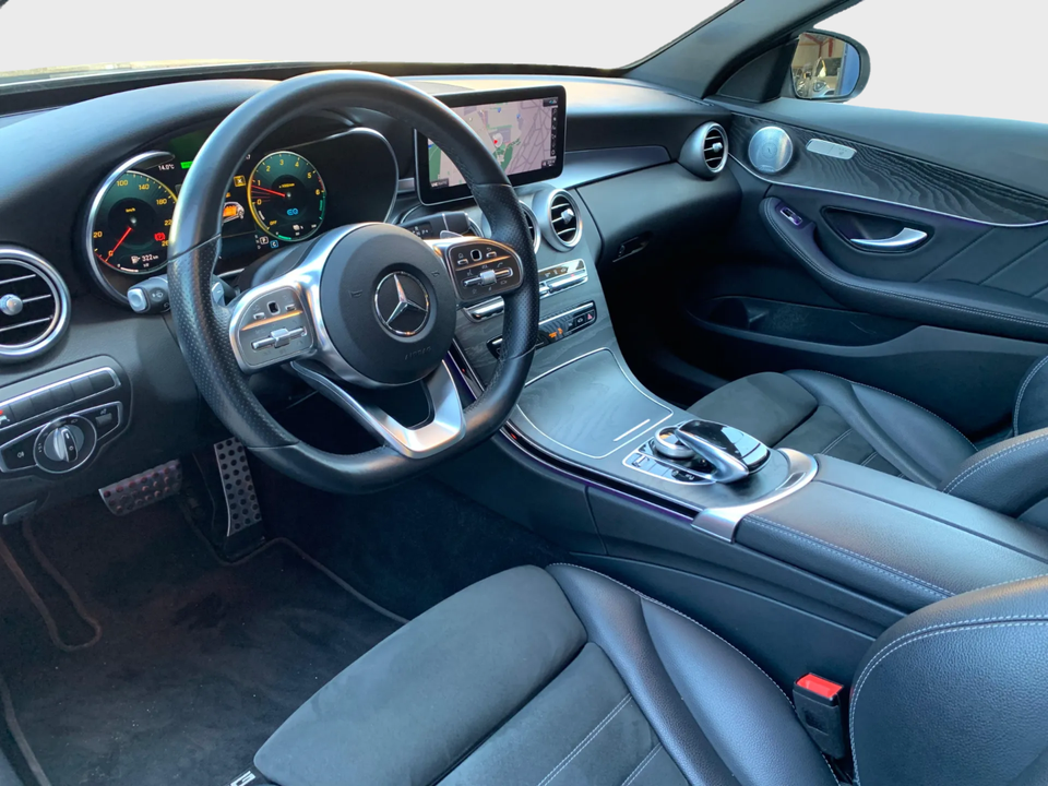 Mercedes C300 de 2,0 AMG Line stc. aut. 5d