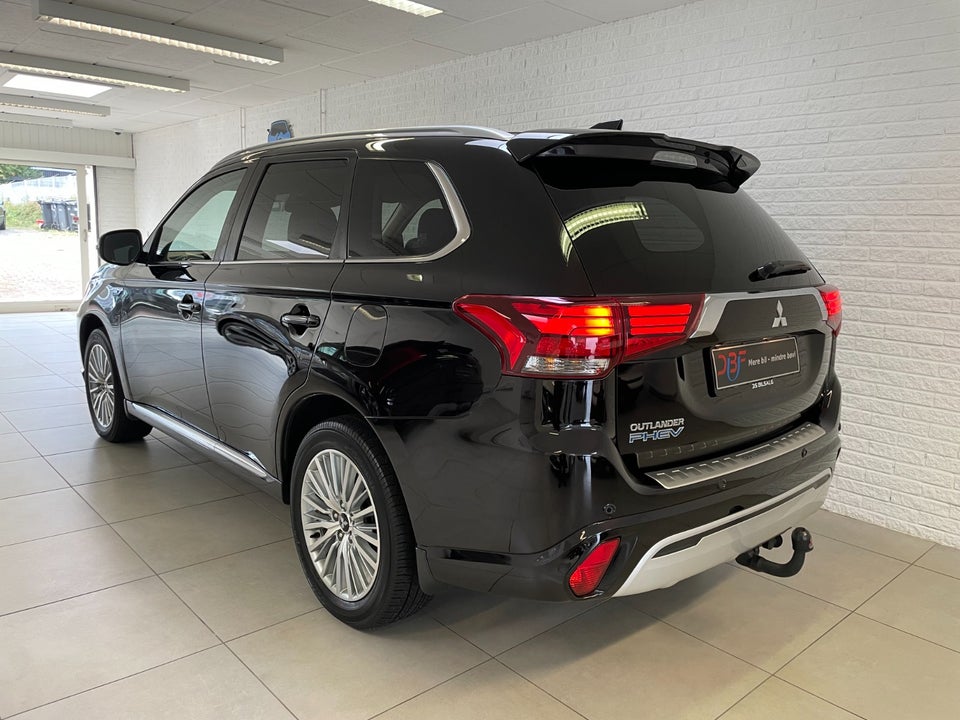 Mitsubishi Outlander 2,4 PHEV Intense CVT 4WD 5d