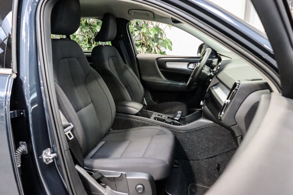 Volvo XC40 1,5 T5 ReCharge Momentum aut. 5d