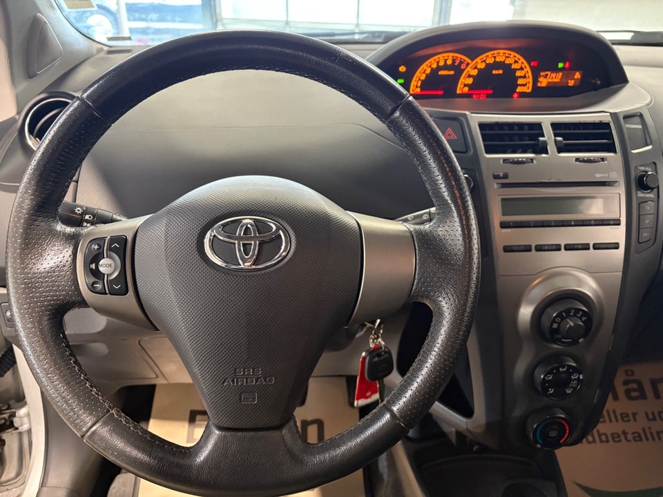 Toyota Yaris 1,3 T2 5d