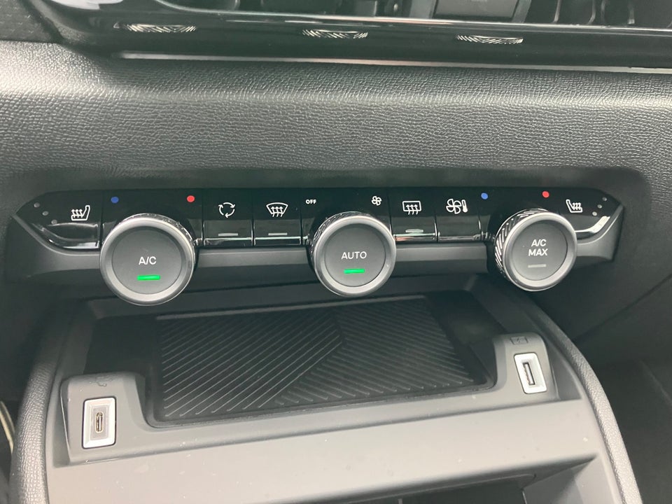 Citroën ë-C4 X 50 Shine 4d