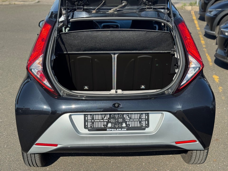 Toyota Aygo 1,0 VVT-i x-play 5d
