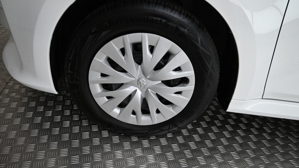 Toyota Yaris 1,5 Hybrid H3 e-CVT 5d