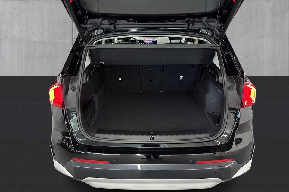 BMW iX1 eDrive20 X-Line 5d