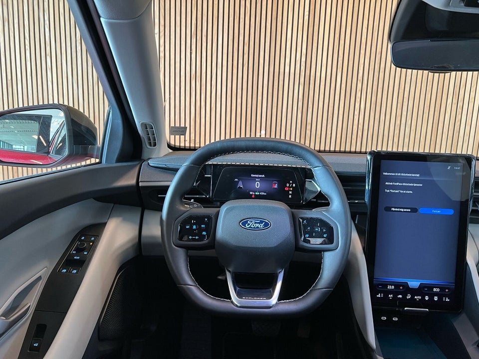 Ford Explorer 79 Select Extended Range AWD 5d