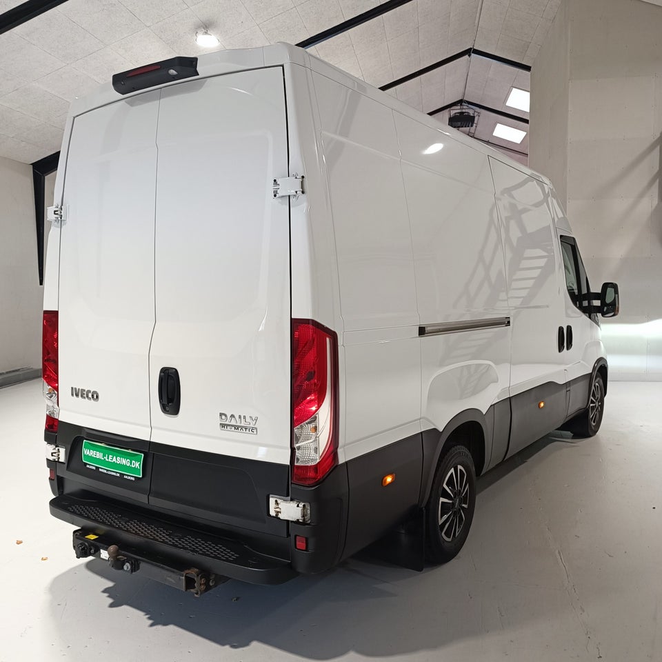 Iveco Daily 2,3 35S16 12m³ Van AG8