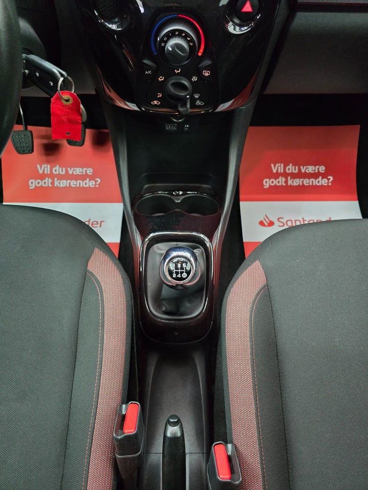 Toyota Aygo 1,0 VVT-i x-play 5d