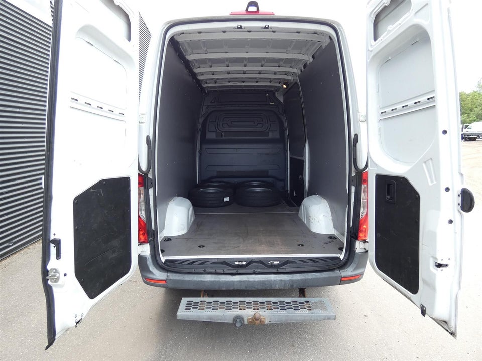 Mercedes Sprinter 319 3,0 CDi A2 Kassevogn aut. RWD