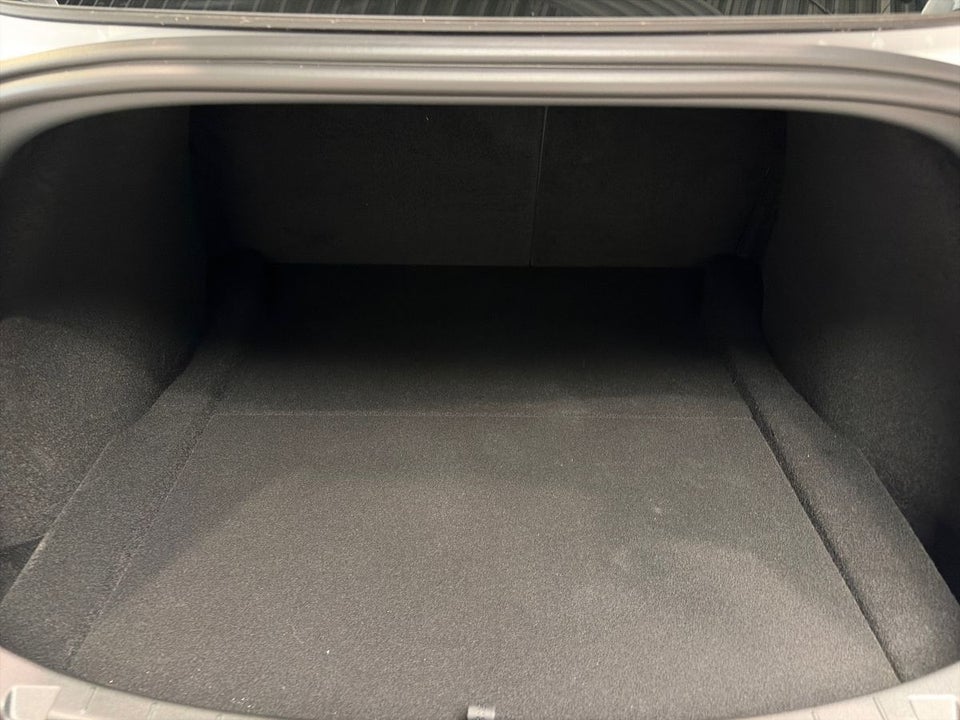 Tesla Model 3 Long Range RWD 4d