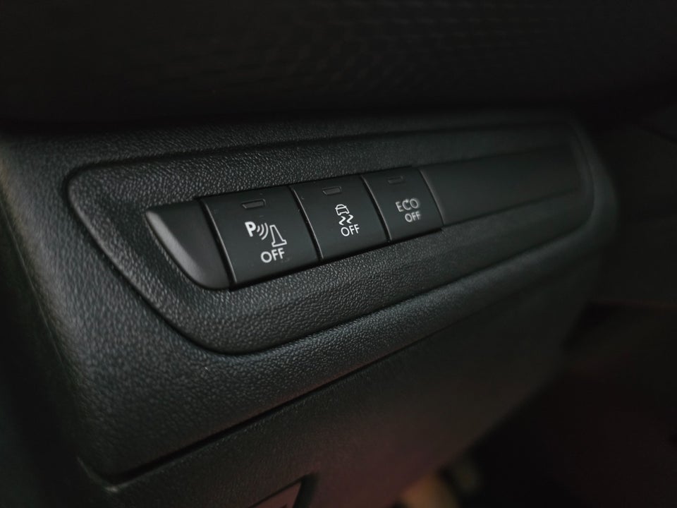 Peugeot 2008 1,2 e-THP 110 Desire Sky 5d