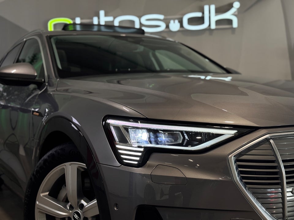 Audi e-tron 55 quattro 5d