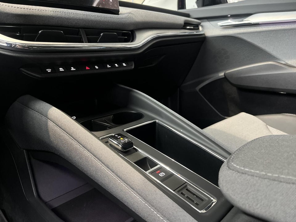 Skoda Enyaq 60 iV Loft 5d