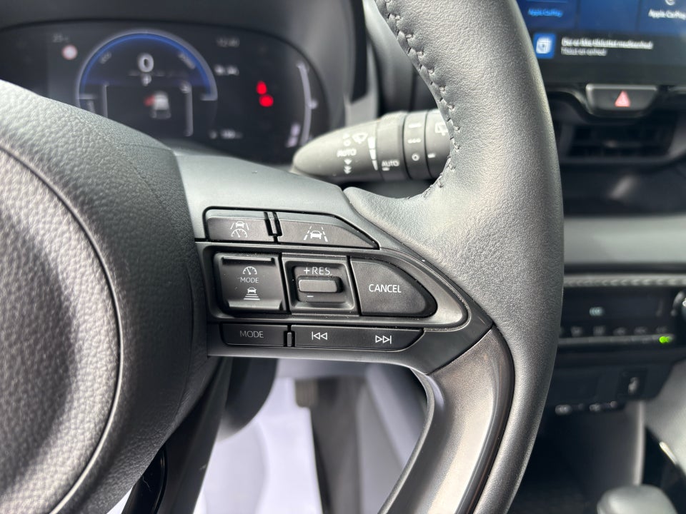 Toyota Yaris 1,5 Hybrid Style e-CVT 5d