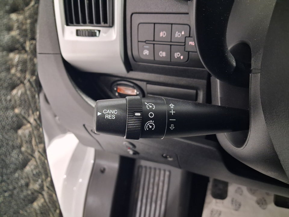 Peugeot Boxer 435 2,2 BlueHDi 165 L2H2 Premium