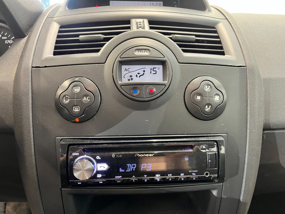 Renault Megane II 1,6 16V Touring stc. 5d