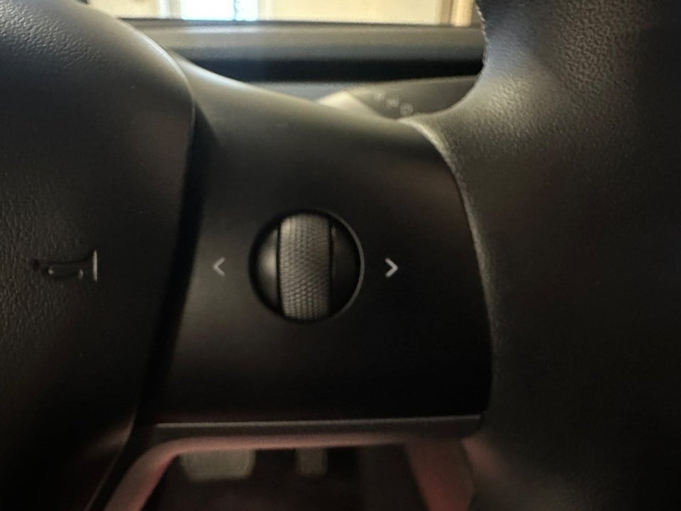 Tesla Model Y Long Range RWD 5d