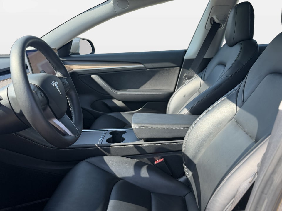 Tesla Model 3 Long Range AWD 4d