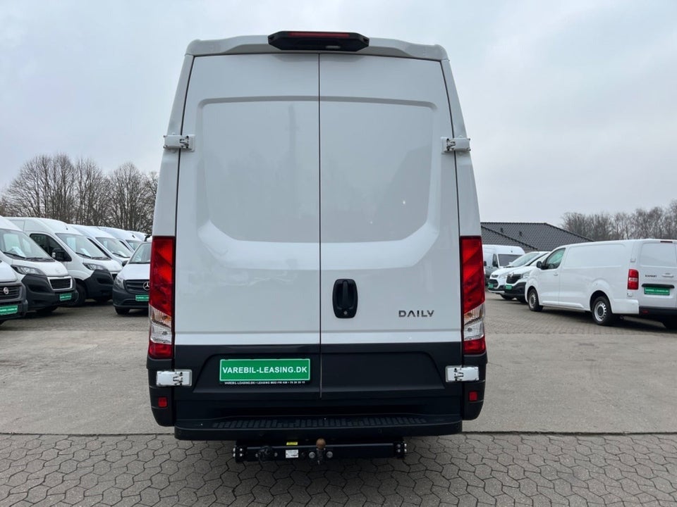 Iveco Daily 2,3 35S16 12m³ Van AG8