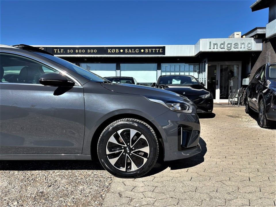 Kia Ceed 1,6 PHEV Upgrade Premium SW DCT 5d