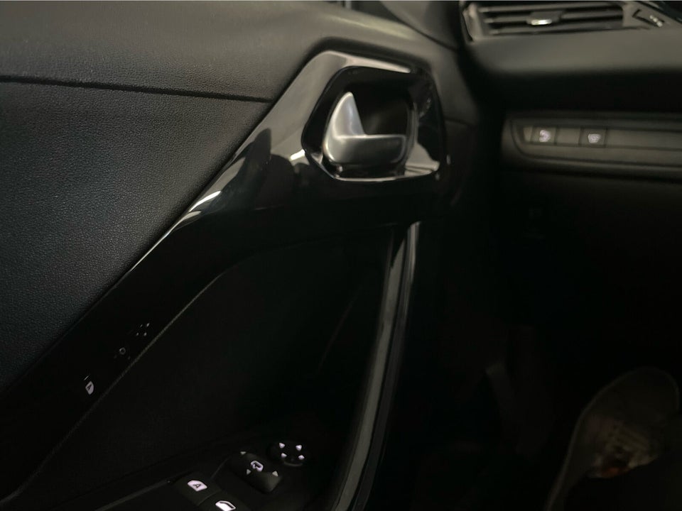 Peugeot 208 1,5 BlueHDi 100 Signature+ 5d