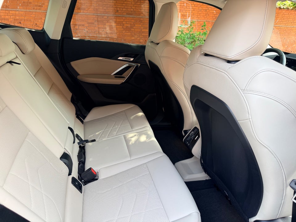 BMW iX1 eDrive20 X-Line 5d