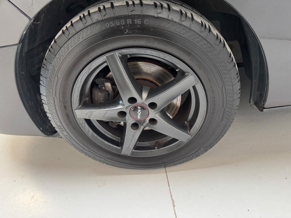 Renault Trafic T29 2,0 dCi 145 L2H1