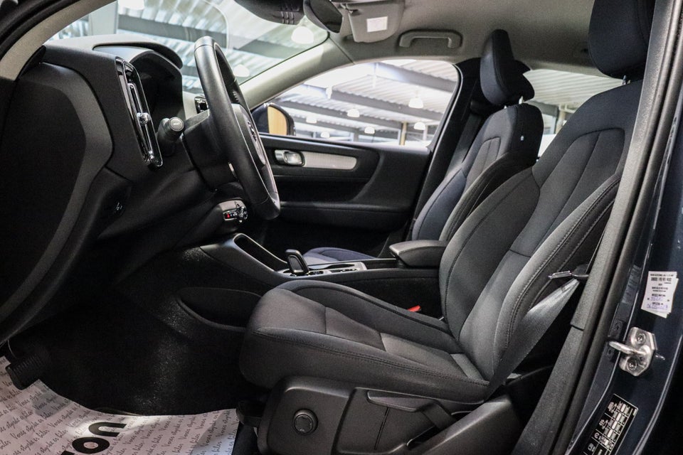 Volvo XC40 1,5 T5 ReCharge Momentum aut. 5d