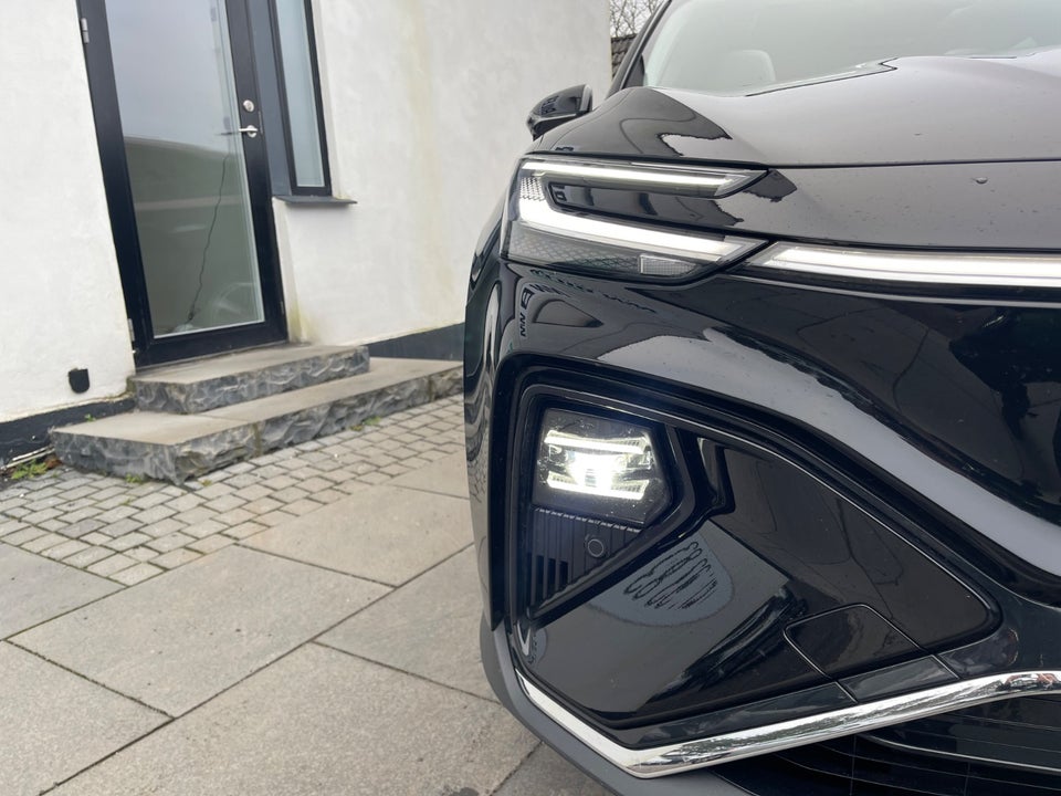 MG Marvel R Luxury 5d