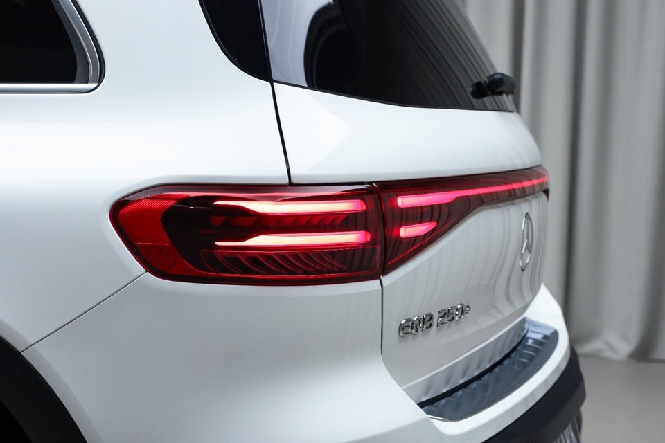 Mercedes EQB250+ AMG Advance 5d