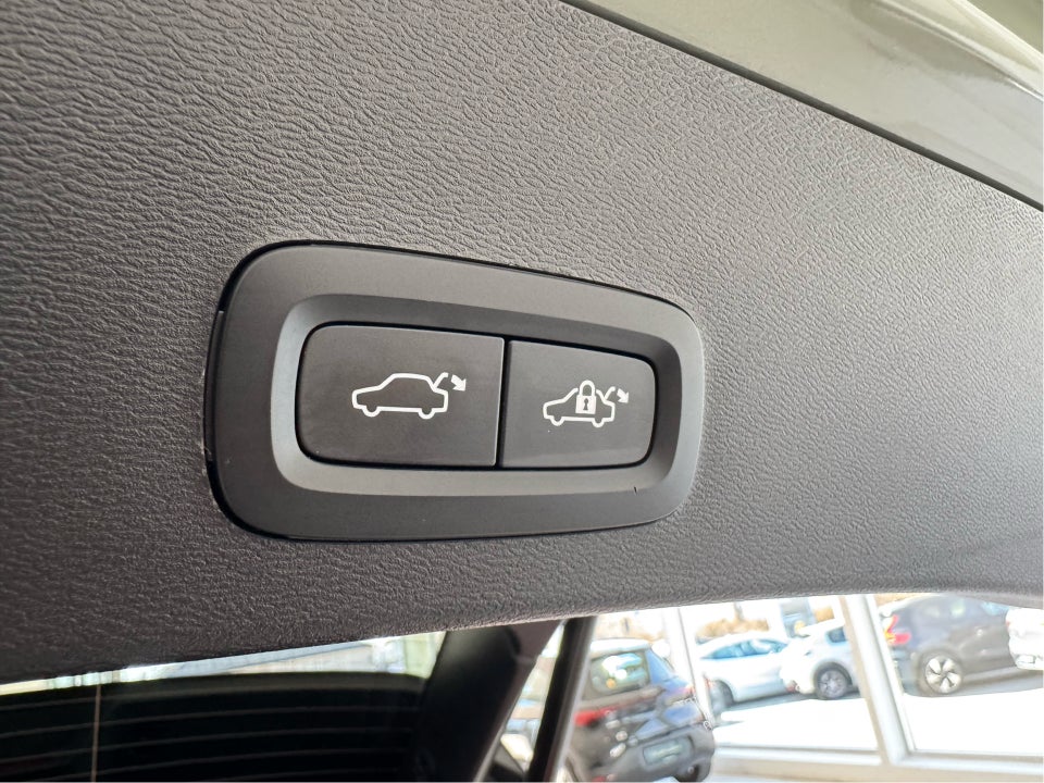 Volvo XC40 P6 ReCharge Pro 5d