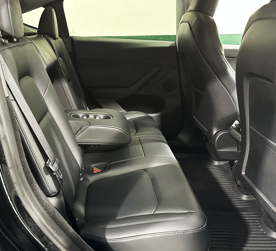 Tesla Model Y Long Range AWD 5d