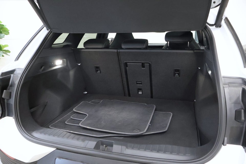 Ford Explorer 82 Premium Extended Range 5d