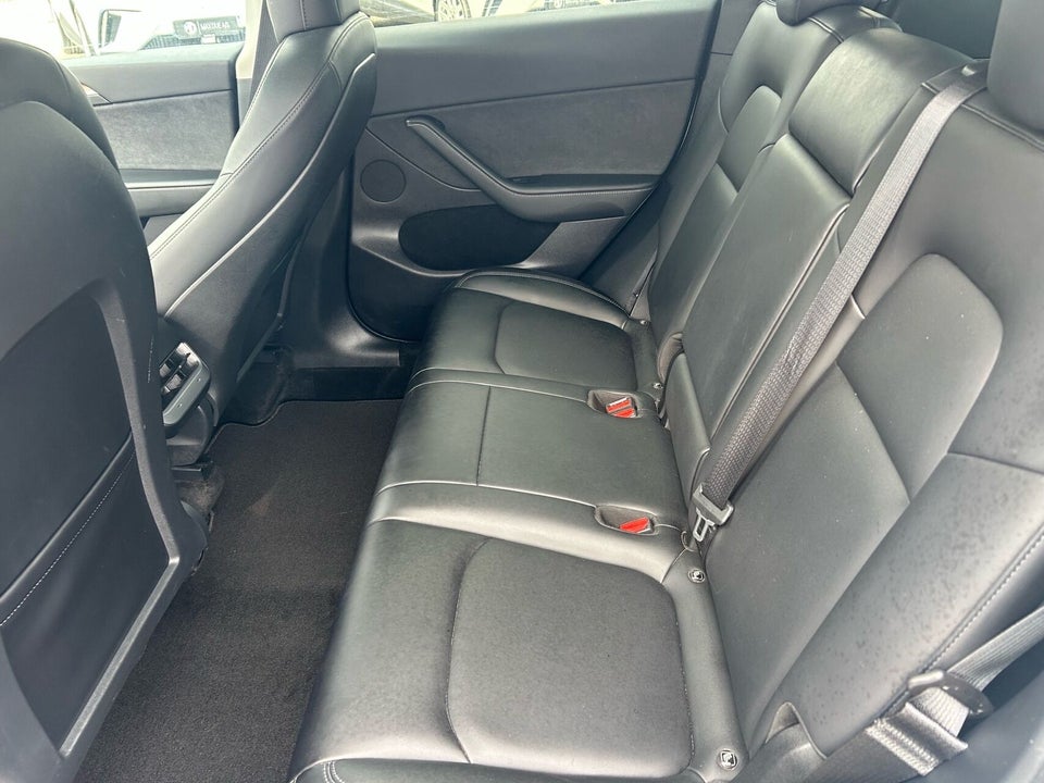 Tesla Model Y Long Range AWD 5d