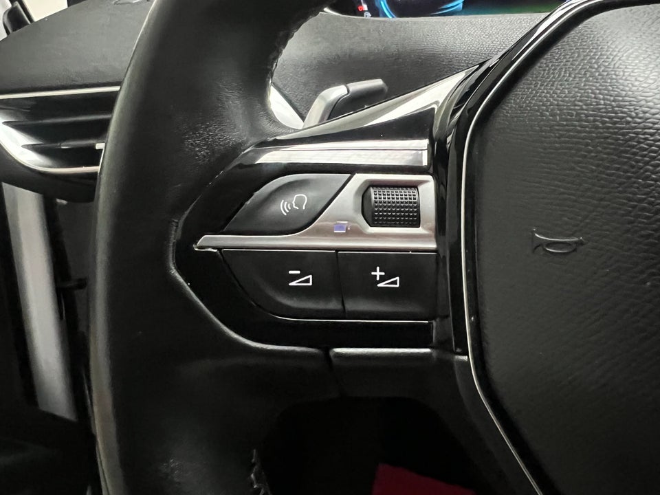 Peugeot 3008 1,6 Hybrid Allure Pack Limited EAT8 5d